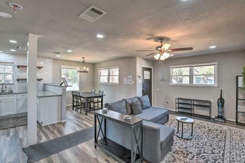 Modern Arlington Getaway Fenced Yard And Pool!
