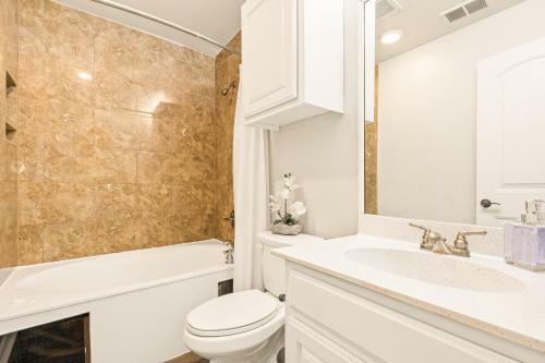 *double Apartment*spacious Units*heart Of Arlington