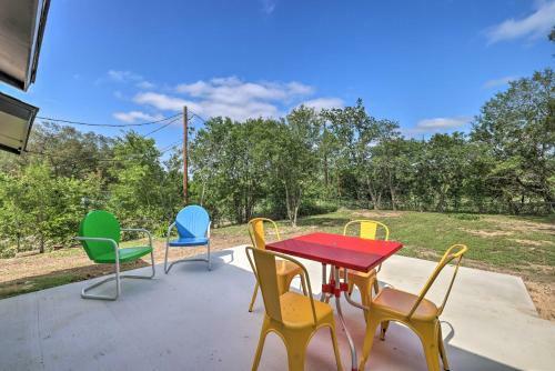 Modern And Colorful Buda Home Near Dtwn Austin!