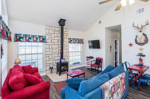 Cozy Retreat On Lake Lbj