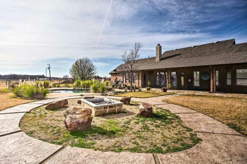 Luxurious Celina Villa On 10 Acres With Pool!