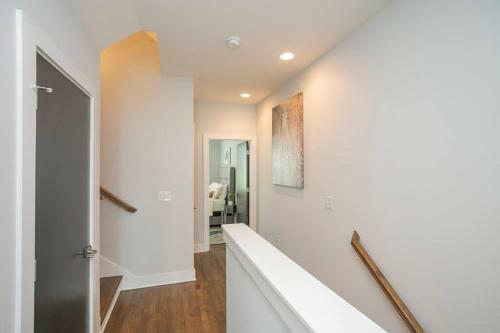 Luxury Townhome Skyline Views Mins To Dt