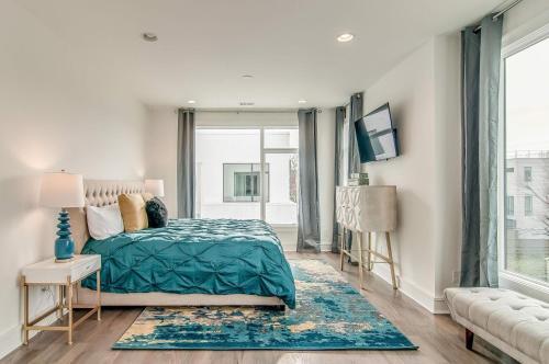 4 Connecting Condos - Sleeps 32 To 36 - Firepits - Garages - Rooftops Decks - Great Views - Security