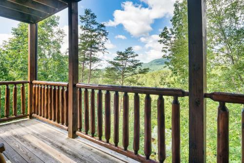 Timberwolf Vista W Hottub Pool Resort View