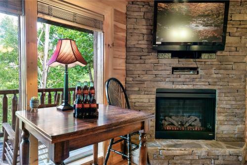 Timberwolf Vista W Hottub Pool Resort View