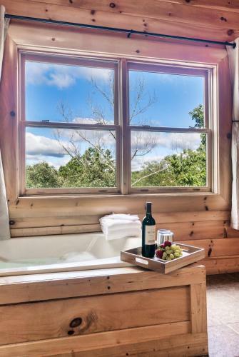 Timberwolf Vista W Hottub Pool Resort View