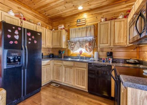 Bear Foot Lodge #308 By Aunt Bug's Cabin Rentals