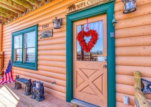 Bear Foot Lodge #308 By Aunt Bug's Cabin Rentals