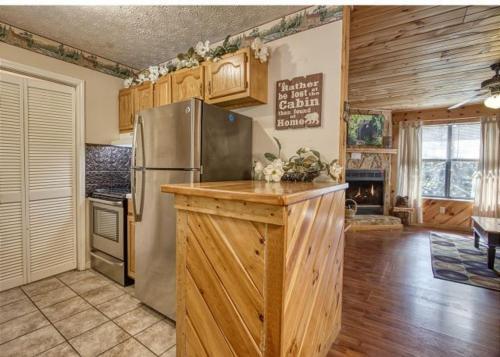Magnolia Bearadise #311 By Aunt Bug's Cabin Rentals