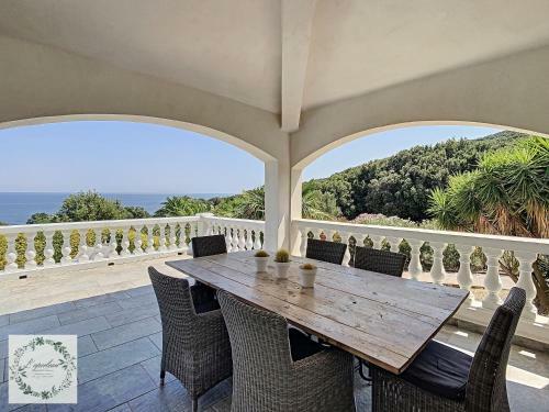 Hotel Seaview Villa Marlau