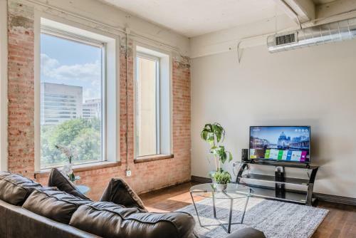 Regal Stays Corporate Apartments - Downtown Dallas