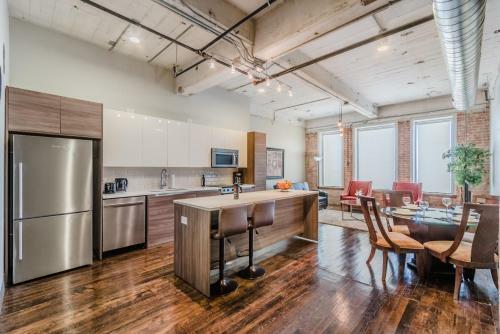 Regal Stays Corporate Apartments - Downtown Dallas