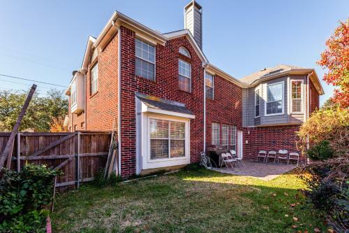 Blissful And Lavish 4 Bedrooms Home With Jacuzzi