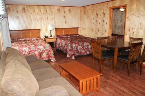 Hotel Flamingo Resort On Lake George