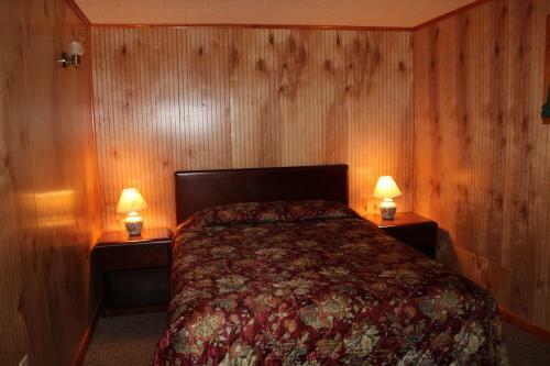 Hotel Flamingo Resort On Lake George