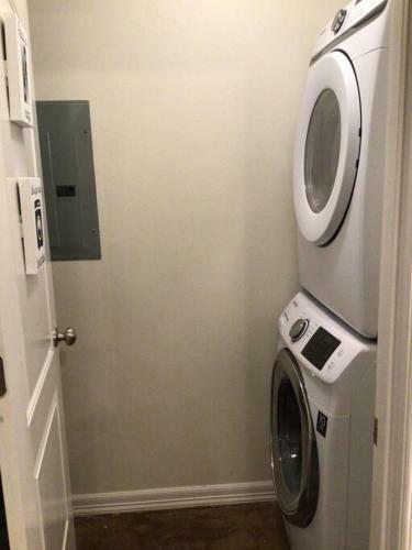 Apartamento Charming 2 - Bedroom Rental With Patio