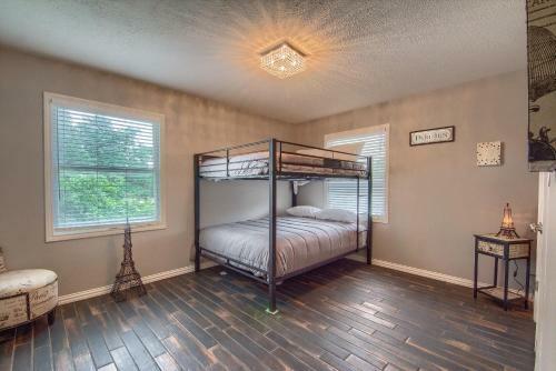 Hill Country Getaway Br 2230b
