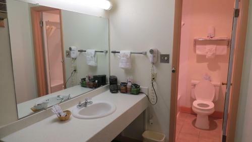 Hotel Americas Best Value Inn Raton Sands