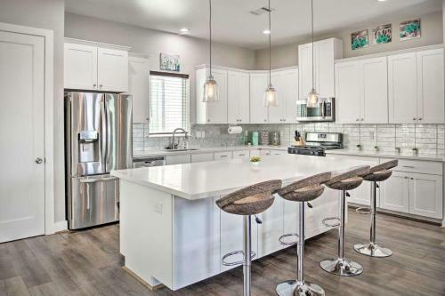New! Beautiful 3 Story Houston Home