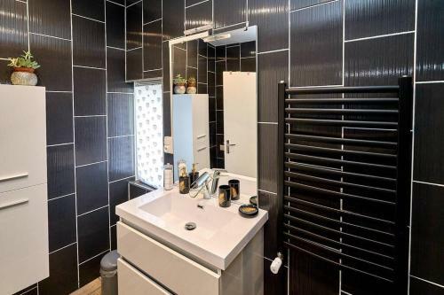 La Jolie Maison King Size Bed Proche de Rouen