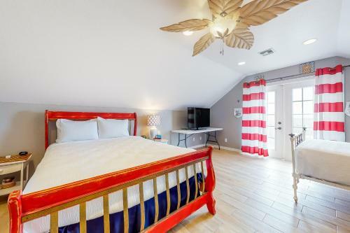 Long Island Village 123 E Scallop Sea Cottage