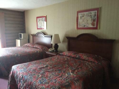 Highland Hills Motel & Cabins