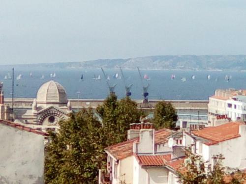 Apartamento Tranquille Au Panier Face � La Mer