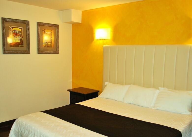 Surfside Three Motel