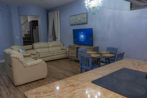 2-level Townhome With Rooftop Patio - Esperanza Villas 4