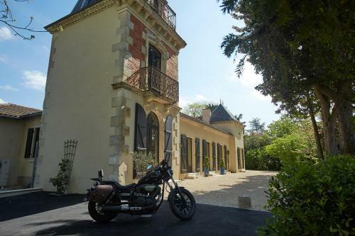 Manor House La Tour D'arm�ne