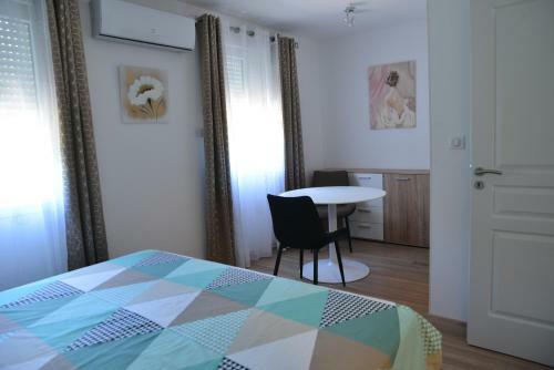 Apartamento Domaine de L?herbe Sainte