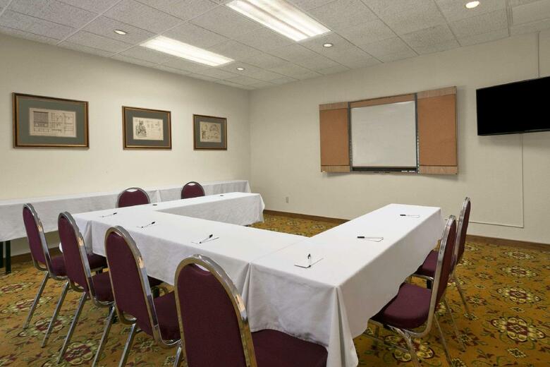 Hotel Days Inn & Suites Omaha
