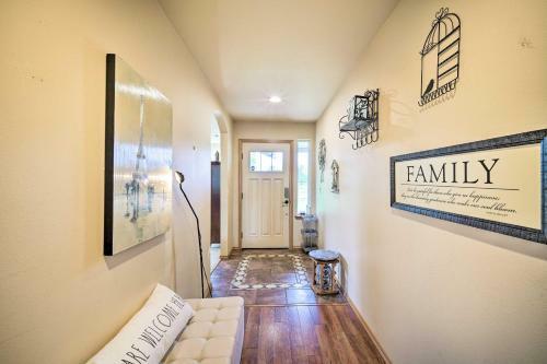 Upscale Home With Indoor Sauna On Sunset Pond!