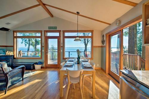 Kingston Home With Deck - 5 Minutes To Private Beach