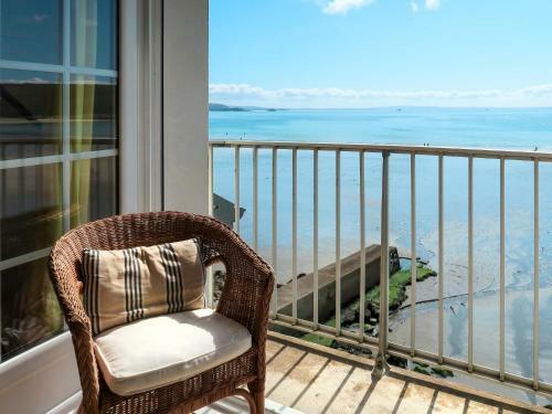 Holiday Home Les Embruns - Czn111