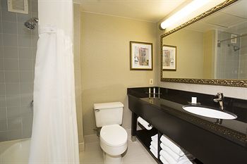 Hotel Doubletree By Hilton Detroit Novi