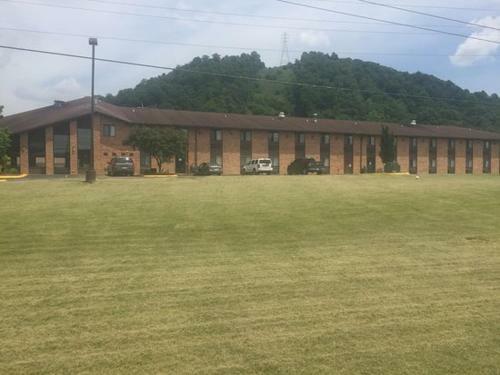 Hotel New Martinsville Inn
