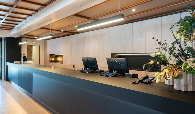 Hotel H Top Jadhe