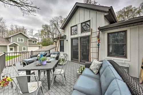 Big Cedar Lake House Views, 100 Ft To Water!