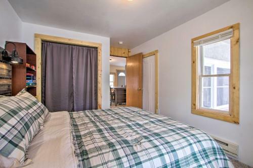 Well-appointed Onalaska Cabin - Walk To Lake!