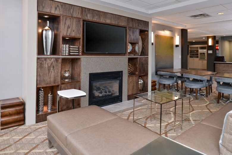 Holiday Inn Express Hotel & Suites Lafayette