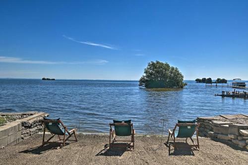 Lake Winnebago Getaway With Waterfront Family Fun!