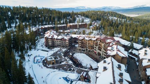 Resort At Squaw Creek #243