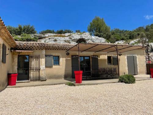 Maison � Flanc de Colline Avec Piscine Eygali�res