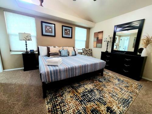 King Bed - Pool Table - Get-a-way Retreat