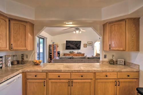 Phoenix Ranch Home With Private Hot Tub And Yard!
