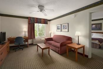 Hotel Baymont Inn And Suites Dekalb