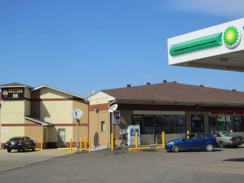 Motel First Western Inn - Fairmont City