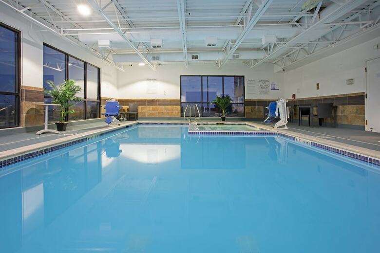 Holiday Inn Express Hotel & Suites Littleton