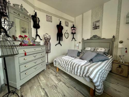 Charming Atypical 3 Bedroom Apartment